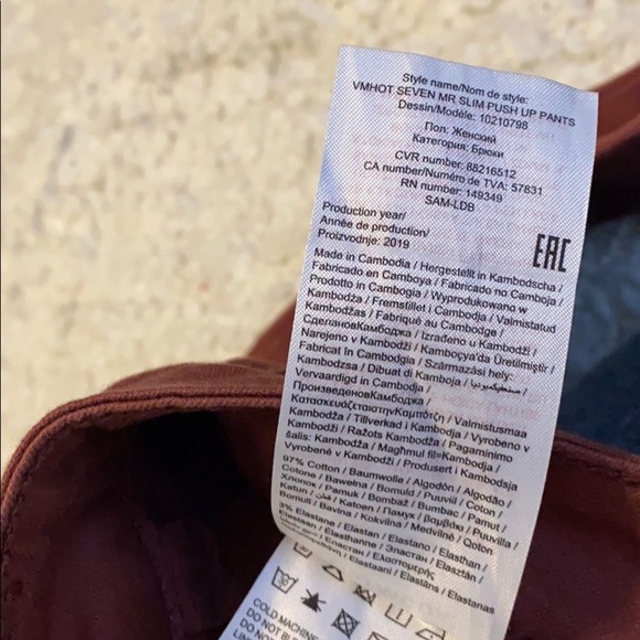 Vero Moda Slim-Fit Push-Up Jeans - Picture 6 of 8